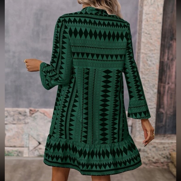 Classic Abstract Geo Print Flounce Sleeve Ruffle Hem Dress NO BELT - Picture 3 of 14